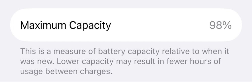 iPhone 16 pro, 128gb, 98% battery health, folosit 6 luni