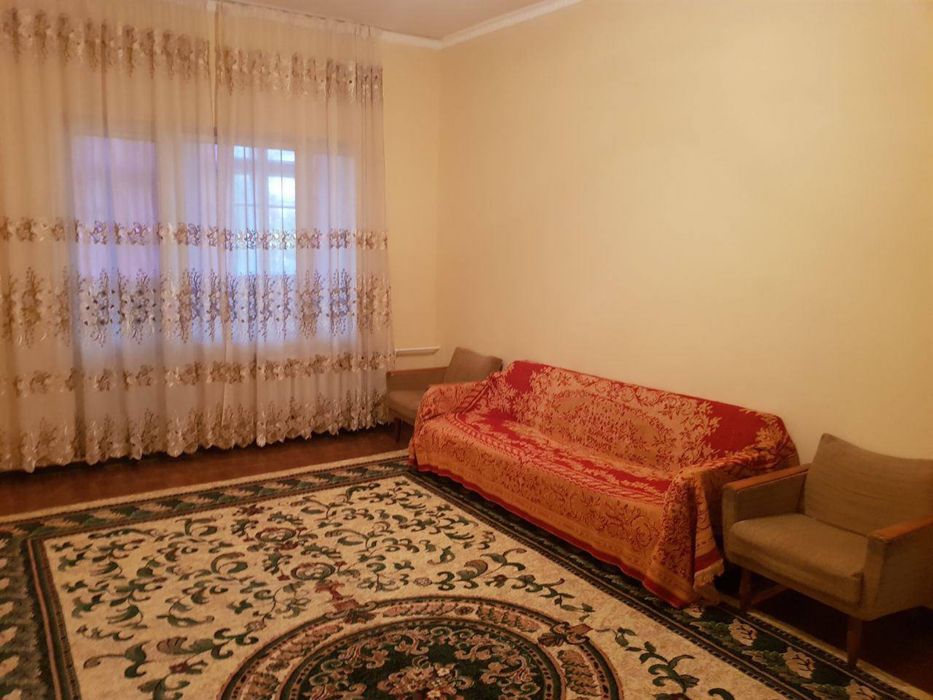 Сдам место в комнате в центре для женшины,девушки