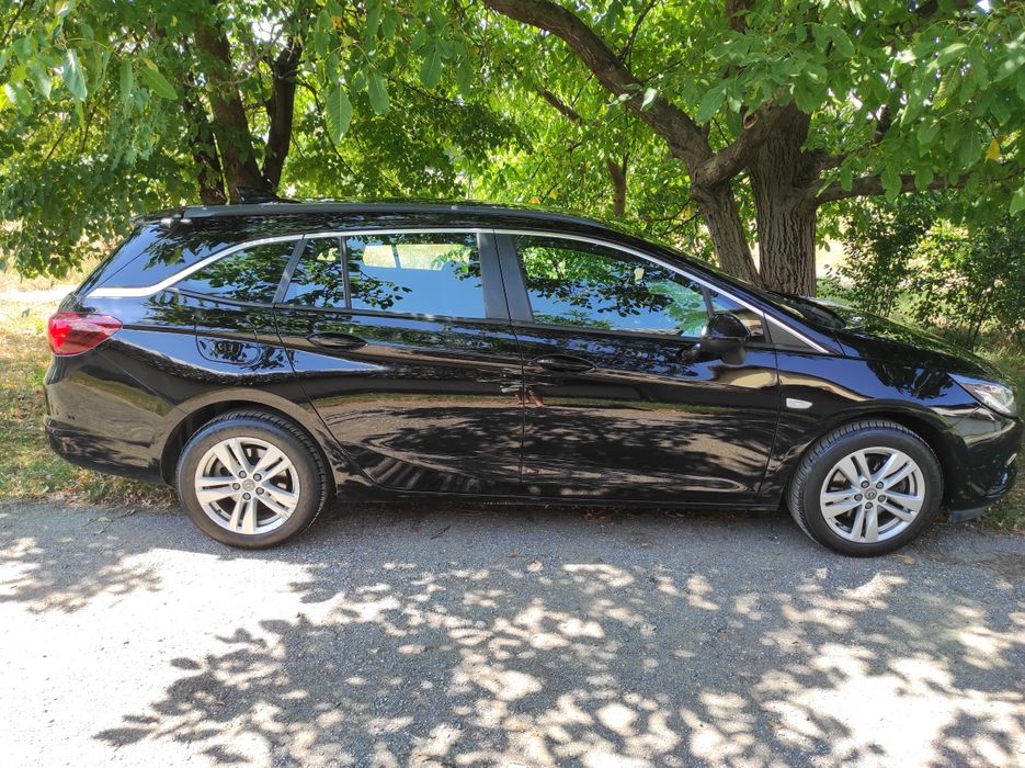 Продавам Опел Астра