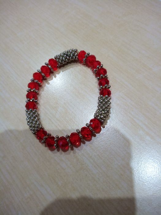 Lot cercei, cutie de bijuterii