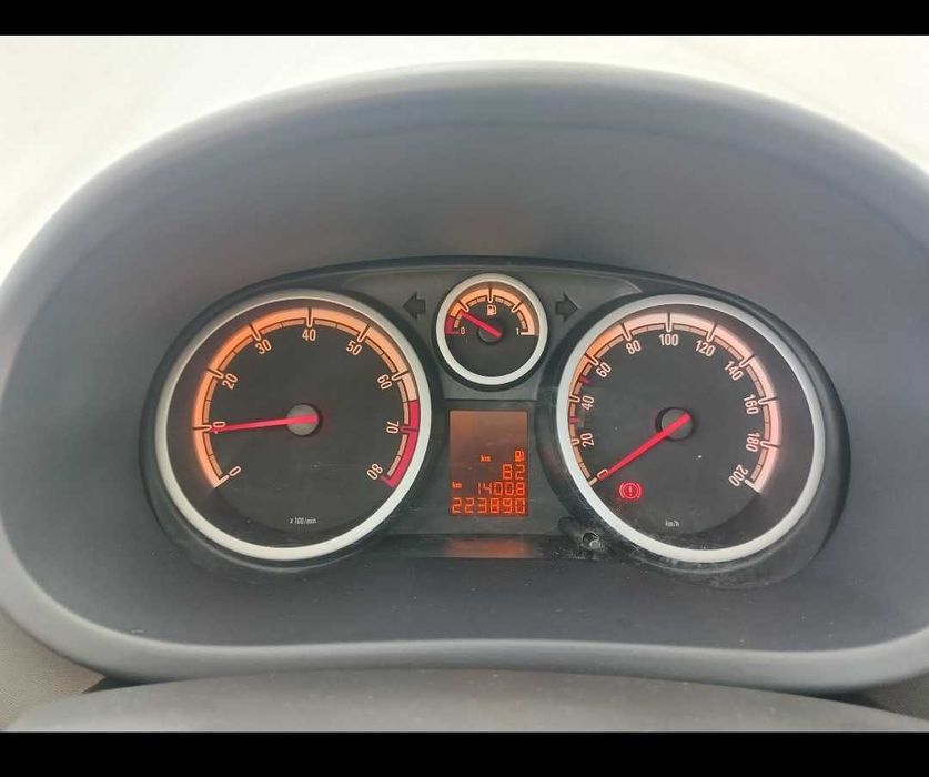 Automobil auto Opel CORSA D
