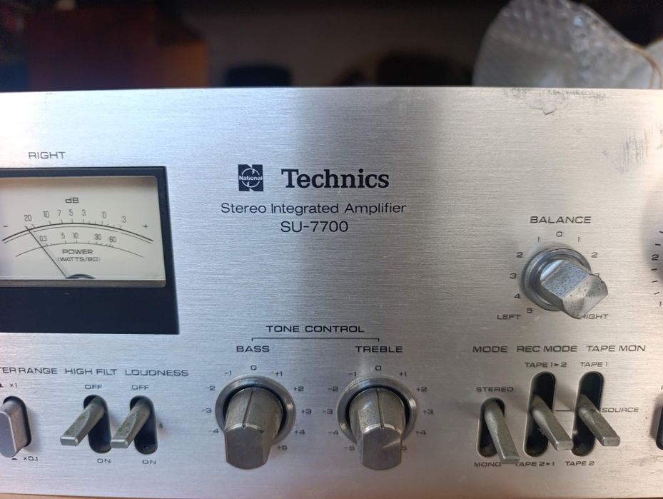 Усилвател Technics  модел SU-7700
STEREO INTEGRATED AMPLIFIER