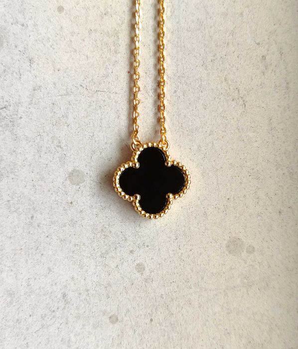 Дамско колие с детелина от черен оникс на Van Cleef & Arpels VCA