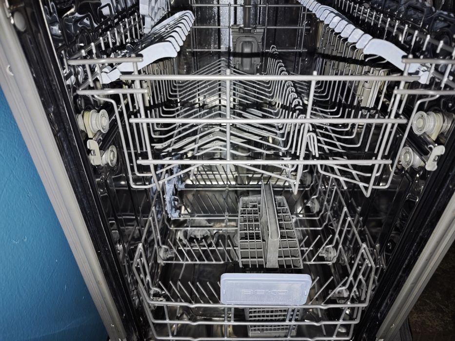 Встраиваемая посудомоечная машина