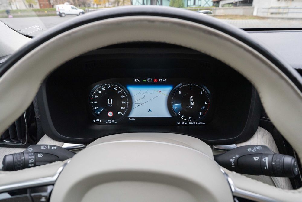 Volvo XC60 INSCRIPTION   Pilot Assist Piele  Full LED  Impecabil