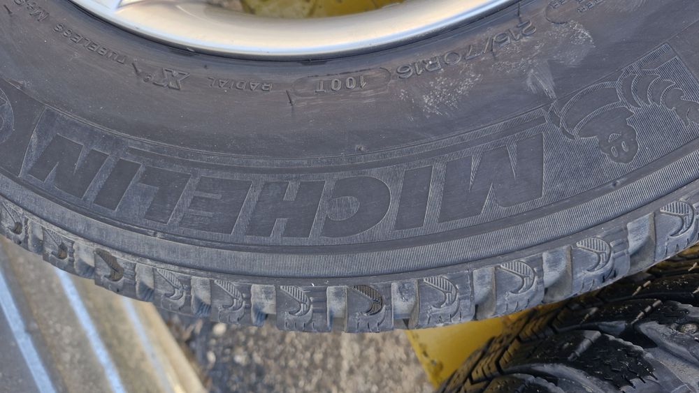 Продам шины с дисками