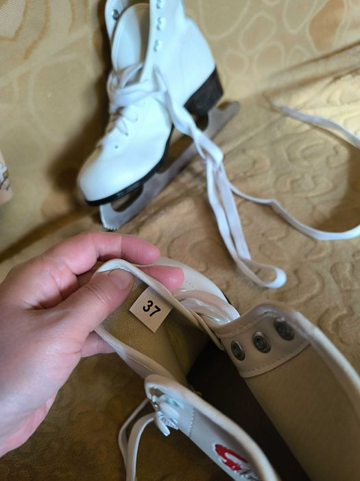 Продам коньки полупрофессиональные