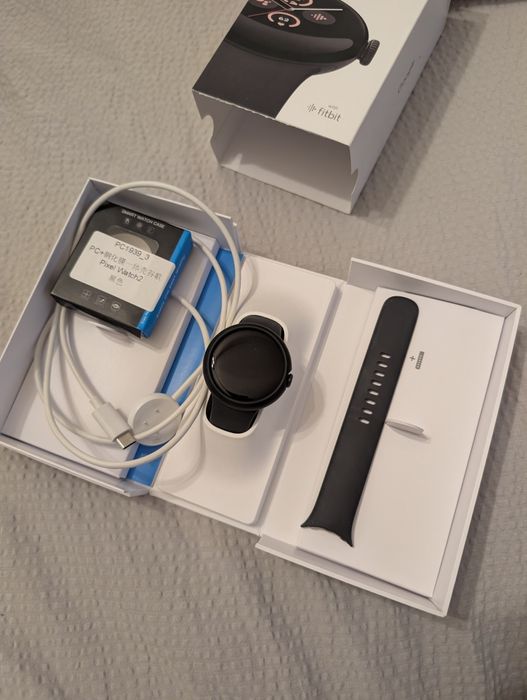 Google Pixel Watch 2 full box + case