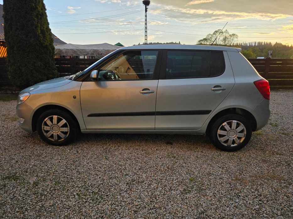 SKODA Fabia 2011 — imagine 2