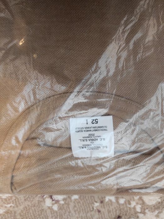 Tricou combat cu mânecă scurtă la baza gatului