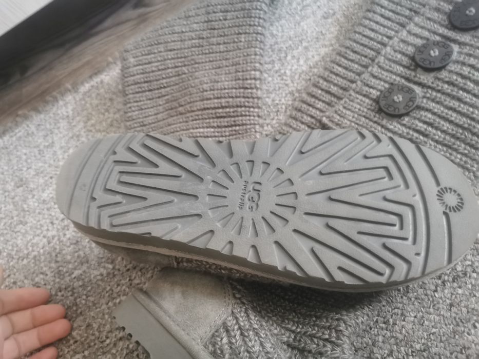 UGG nr 40 F23009F