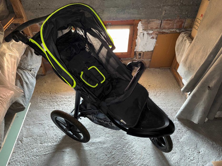 Продавам детска лятна количка триколка Hauck Runner 2