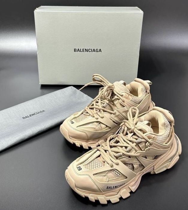 Balenciaga track