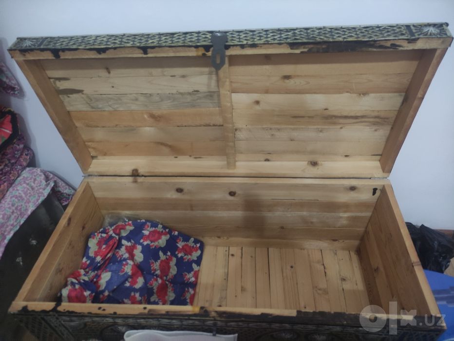 Продаётся сундуки 2 штуки. В хорошем состояние.