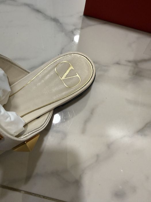 Valentino Garavani Roman Stud Ballerina  37