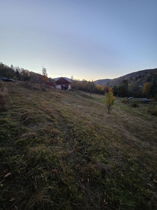 De vânzare teren intravilan 4.332 mp cu anexă (50 mp) și utilități – Ideal casă de vacanță sau investiție