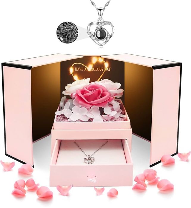 Роскошный подарок  для девушки в коробке с розами ,кулоном с цепочкой