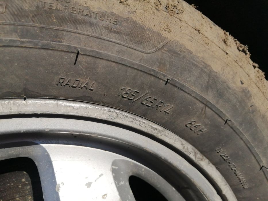 Продам диски с резиной.