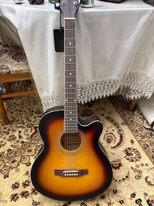 Акустическая гитара