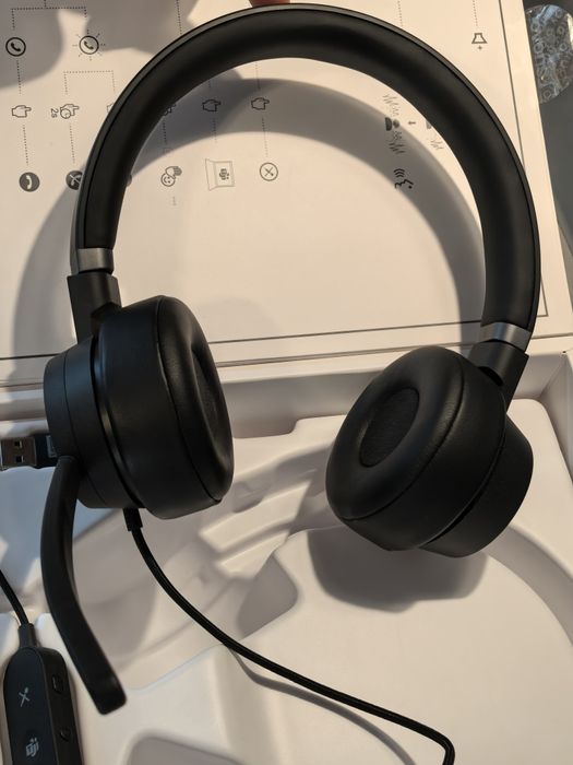 Слушалки с микрофон Lenovo Go ANC USB wired Headset