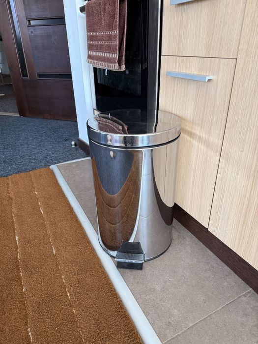 Голям метален кош за отапдъци и два по-малки 3 л