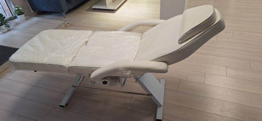 Козметична кушетка