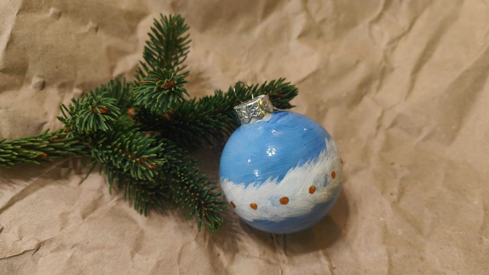 Коледни стъклени топки, ръчно рисувани