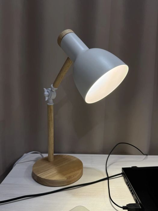 Настольная лампа светильник