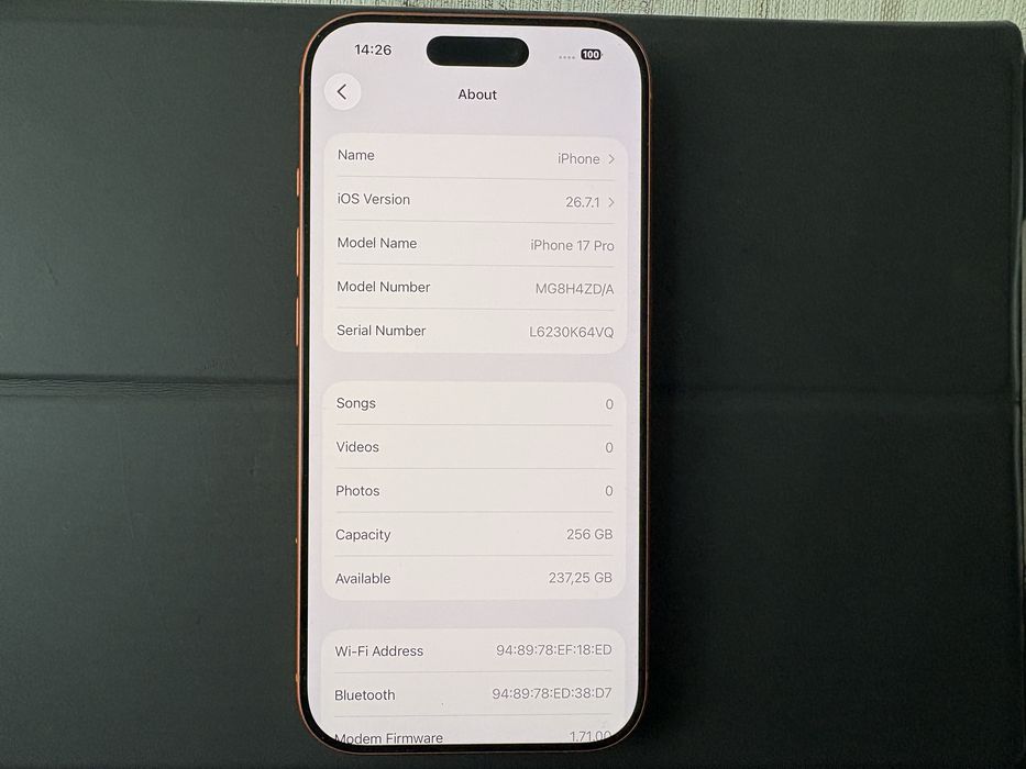 IPhone 17 pro 256гб Cosmic Orange
