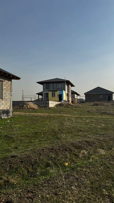 Продаю 2 участка земли