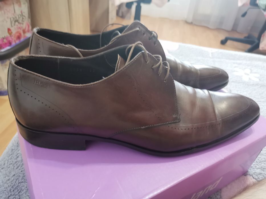 2 perechi de Pantofi originali Hugo Boss