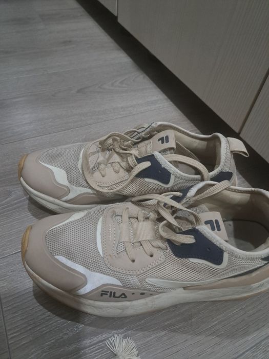 Кроссовки мужские.цена 3000