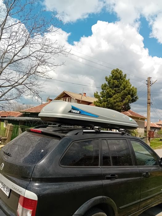 Куфар за кола за покрива.