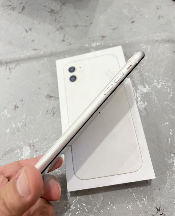 Продам Iphone 11
