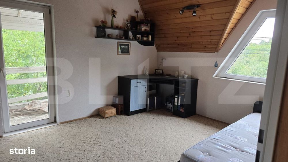 Casa 5 camere , 300 mp;  Teren - 2000 mp . Viile Satu Mare