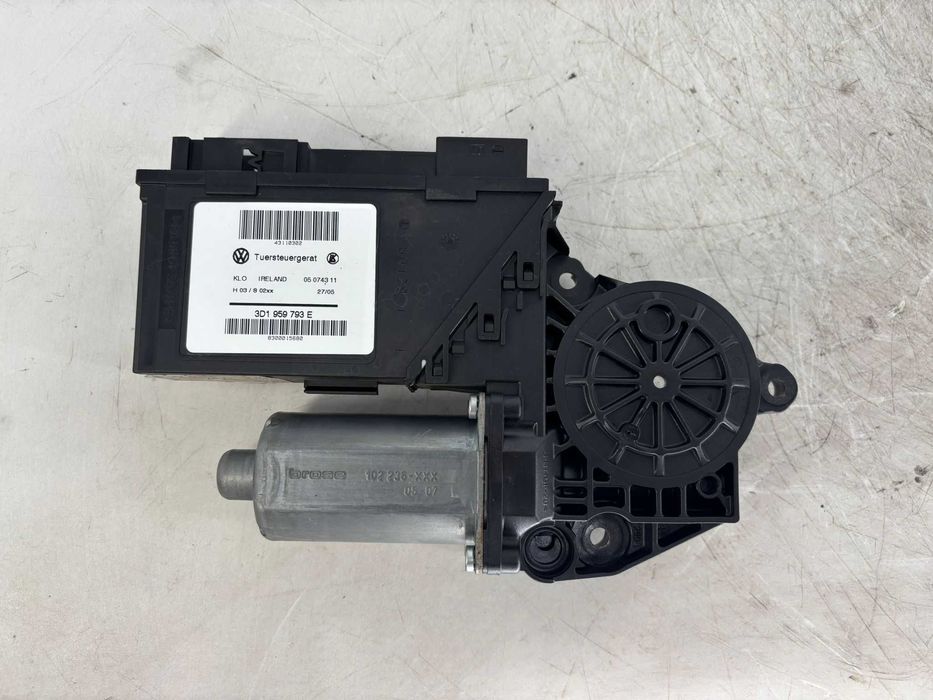 Motoras geam stanga fata Volkswagen Touareg an 2006