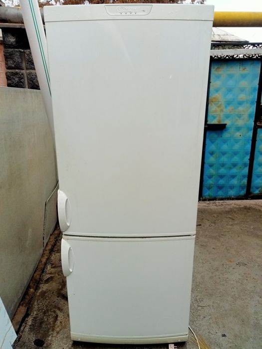 Продам холодильник