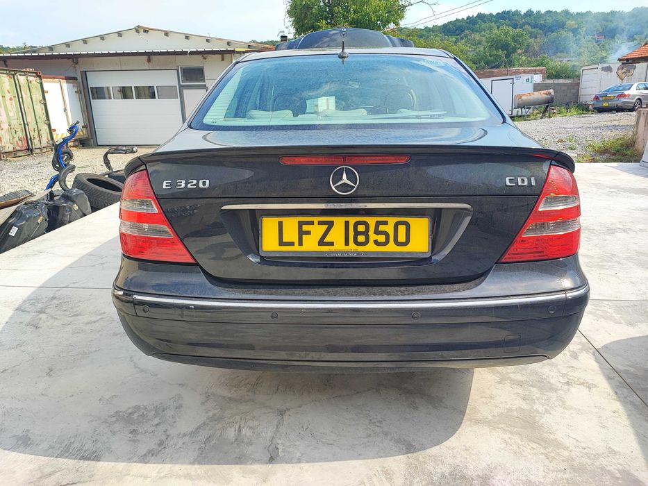 Мерцедес W211 E 320 CDI 224 коня На Части седан елеганс АМГ пакет