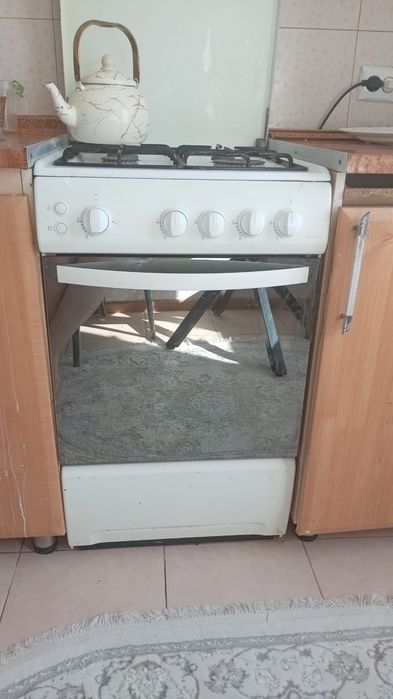 Продам газ плиту