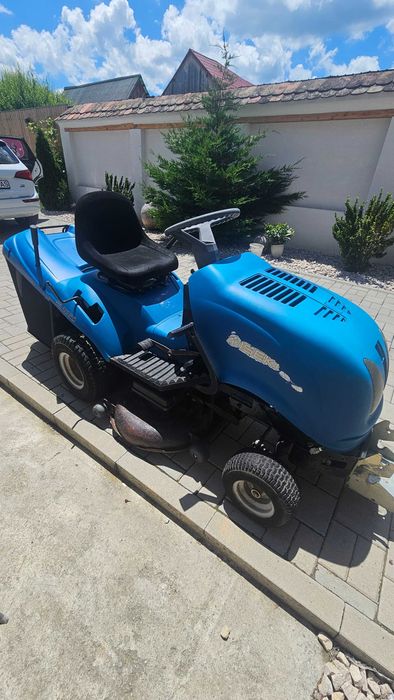 Tractoraș tuns gazon ISEKI – stare bună
