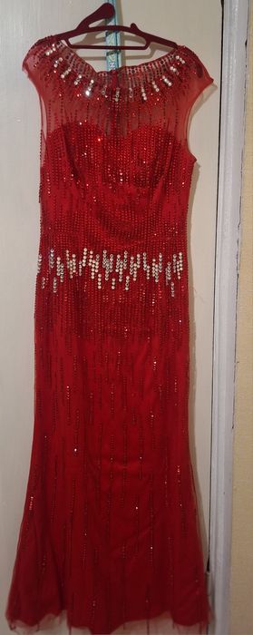 Продам платья нарядные