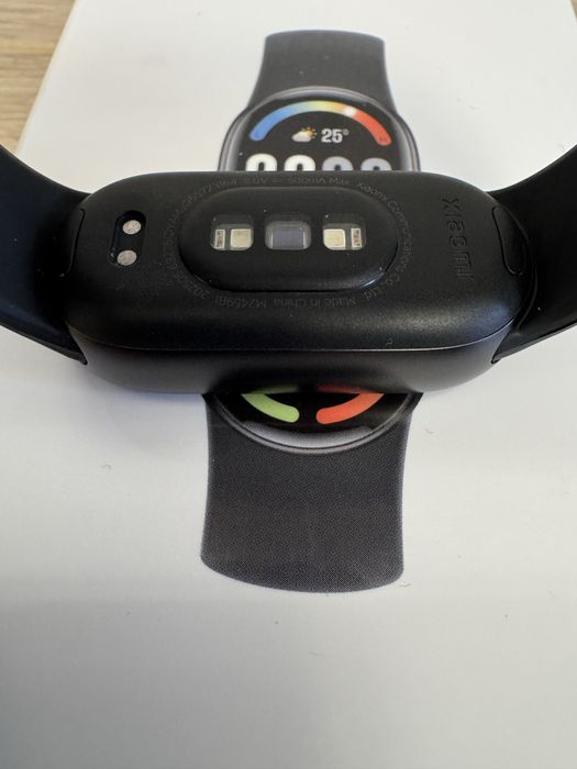 Нова с гаранция Гривна Xiaomi Smart Band 10, черен цвят