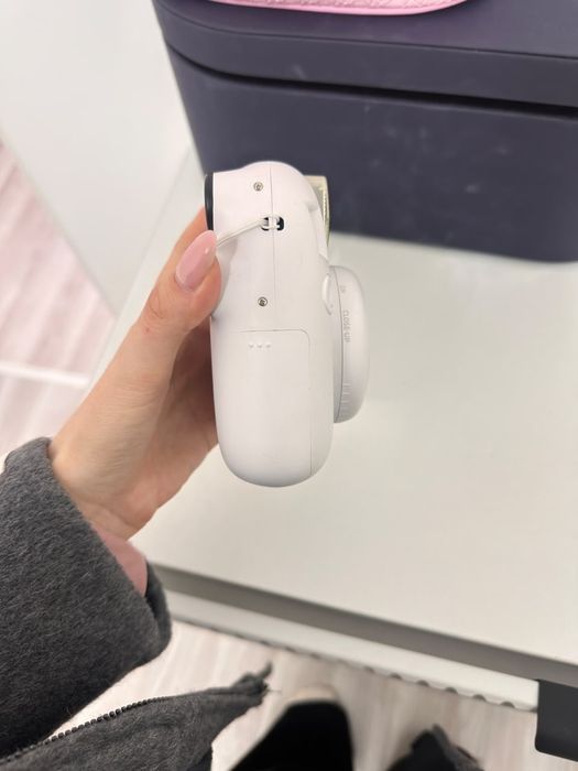 Продам Фотоаппарат Instax 12 mini