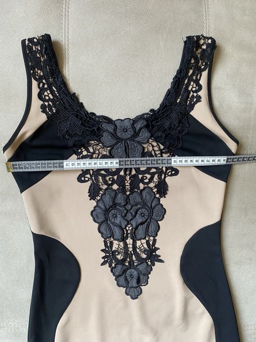 Дамски вталени рокли