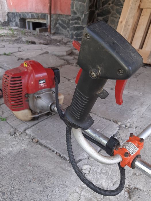 Продавам моторна косачка MTD BC 43