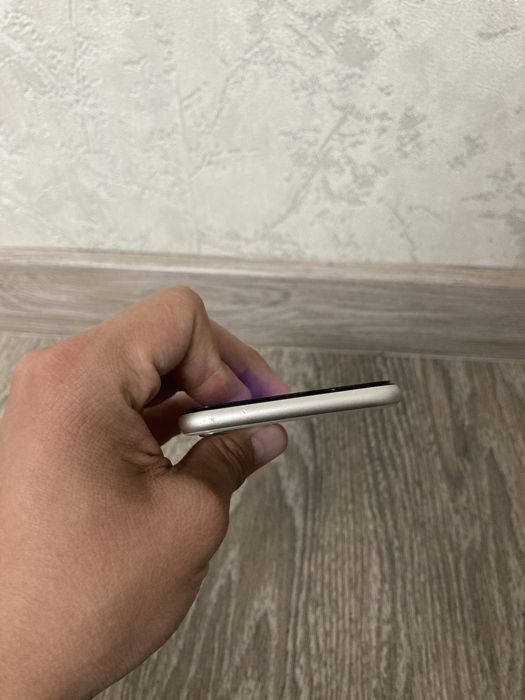 iphone se 2022 64GB