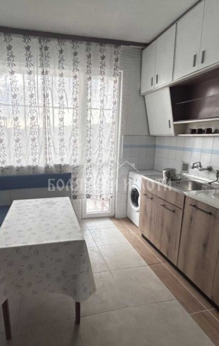 Просторен апартамент с 3 спални до парк Дружба