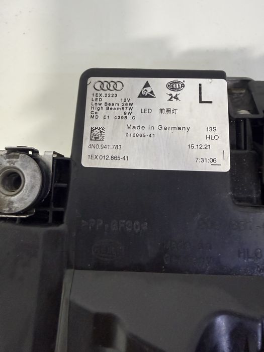 Оригинален ляв LED фар Audi A8 D5 Hella 4N0941783