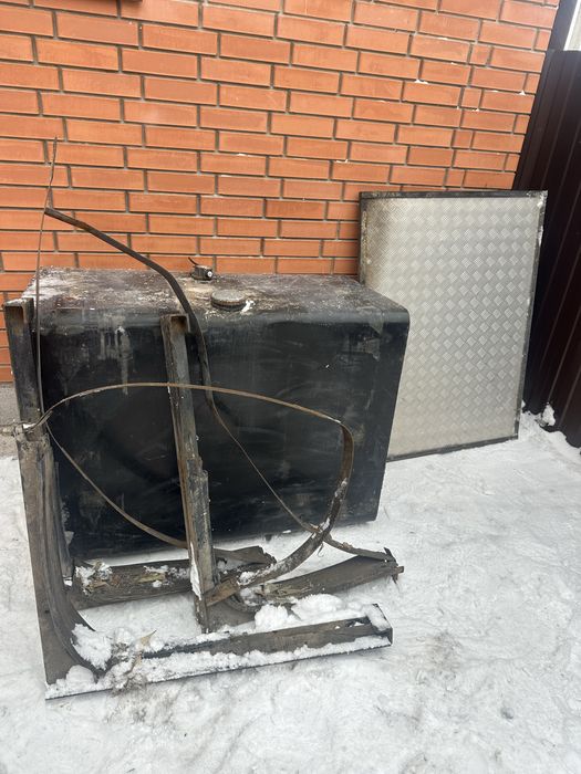 Топливный бак 700 литров