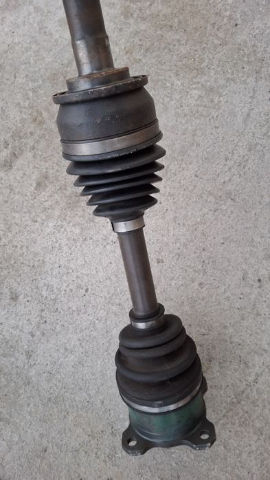 Передний правый привод Montero Sport